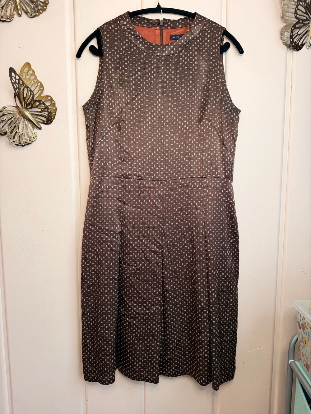 Brown Sleeveless Midi Dress with Mini Dot Print sz